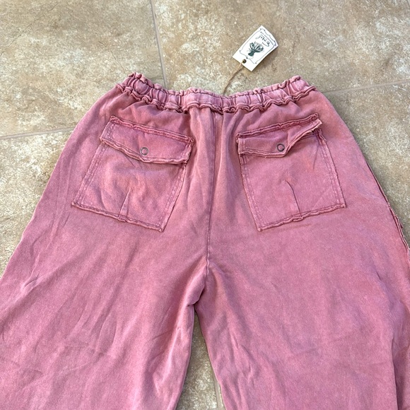 Women’s Easel Mineral Washed Terry Knit Pants Large color Dusty Pink/Faded Plum - Picture 5 of 8